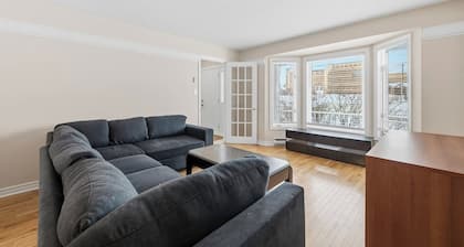 Executive 7 bedrooms 3.5 Bathrooms