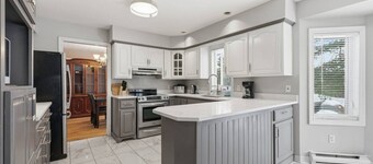 Executive 7 bedrooms 3.5 Bathrooms