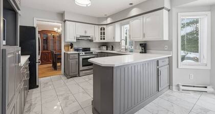 Executive 7 bedrooms 3.5 Bathrooms