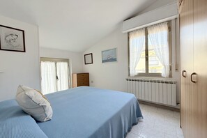 Room - SE237 - Senigallia, comfortable three-room  (Senigallia)