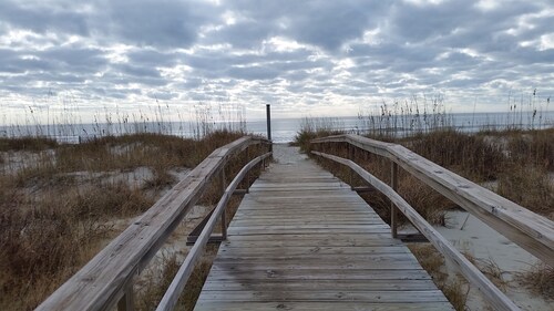 Fripp Island Dog Friendly Getaway; Located At The Beach Access: OPEN ALL WINTER