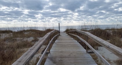 Fripp Island Dog Friendly Getaway; Located At The Beach Access: OPEN ALL WINTER