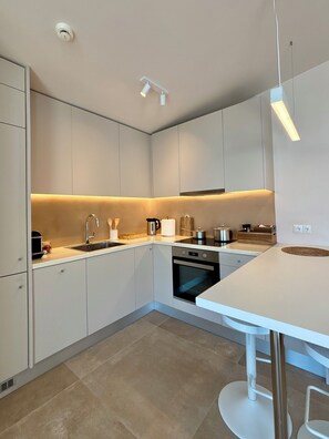 Oven, dishwasher