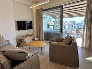 TV - The Loft #Riviera#Seaviews#Jacuzzi (Pireas)