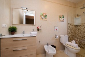 Villa | Bathroom - Airy Escape Near Lloret Coast (Lloret de Mar)