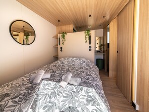 Chalet | 2 dormitorios, mobiliario individual, ropa de cama