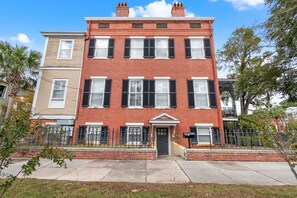 Exterior - Historic Eilers House Apartment / "Orange Underground" in the Heart of Downtown (Wilmington)