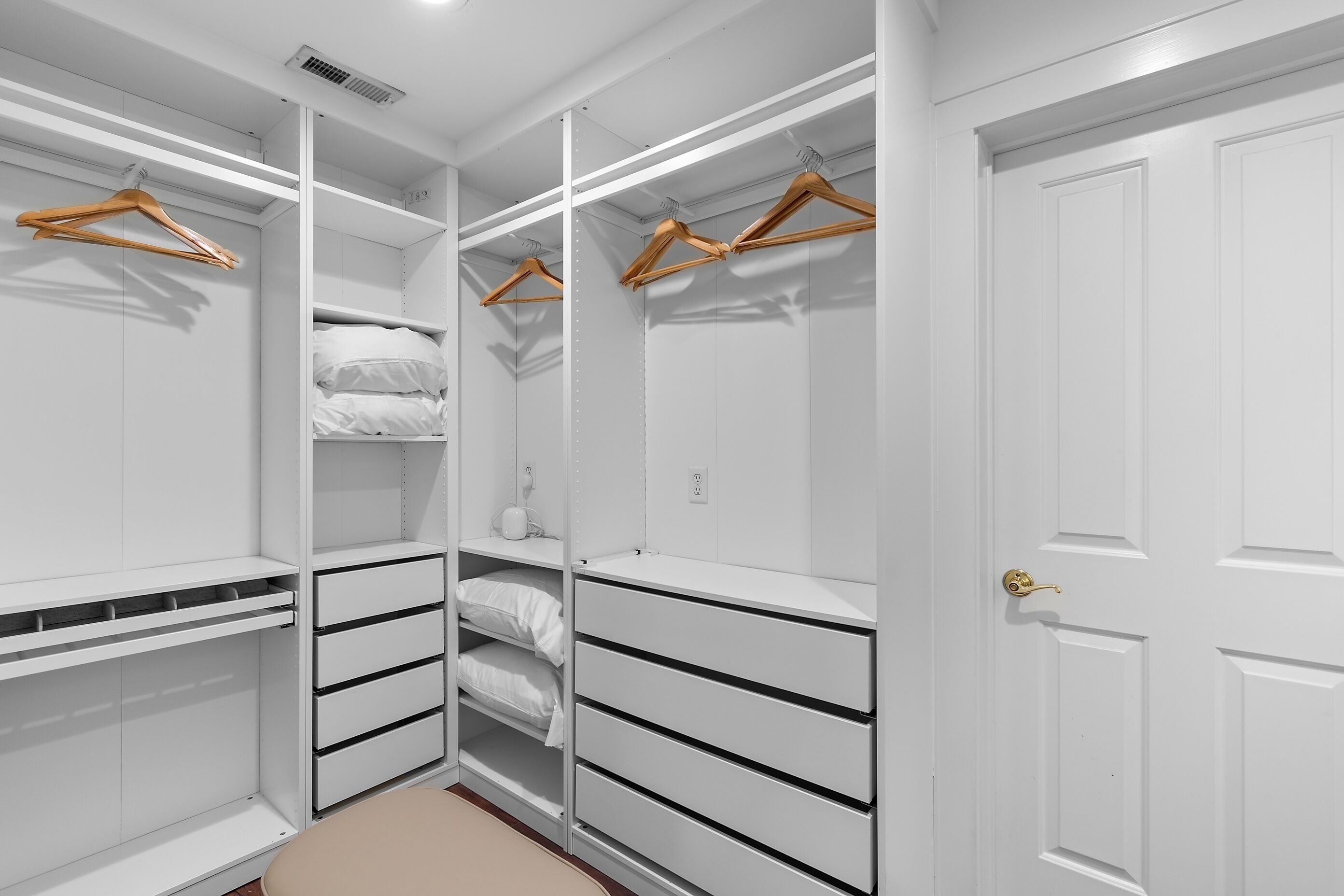 1 bedroom, internet, bed sheets