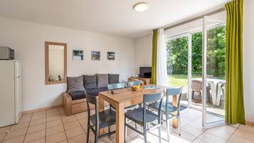 Cottage | Dining