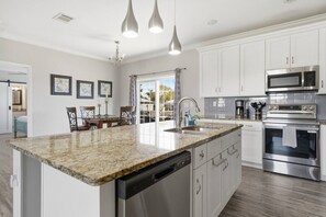 Fridge, microwave, oven, stovetop - Casa Rio - Canal Front, walk to the beach! (St. Augustine)