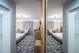 Deluxe Double or Twin Room, Balcony, Garden View