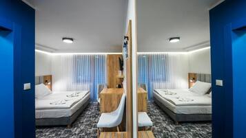 Dobbelt- eller tomannsrom – deluxe, balkong, hageutsikt