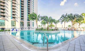 Pool - Brand new luxury condo in Downtown (Miami)