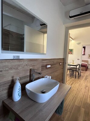 Interior - 4C Cozy location structure with attention to detail (San Cataldo)