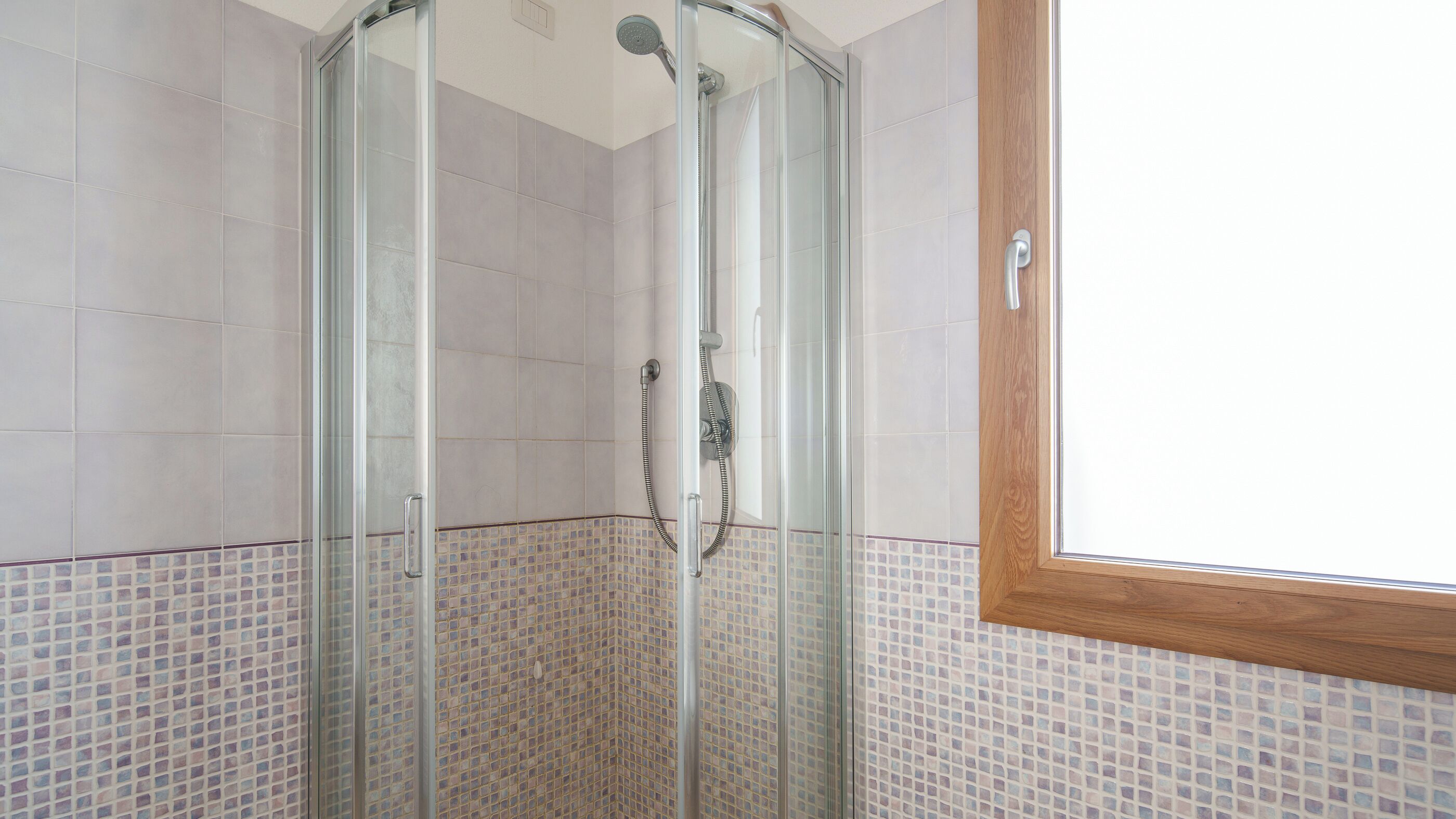Doccia, asciugacapelli, bidet, asciugamani