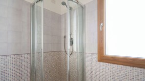 Shower, hair dryer, bidet, towels - Urban Loft-1 - In the heart of Olbia (Olbia)