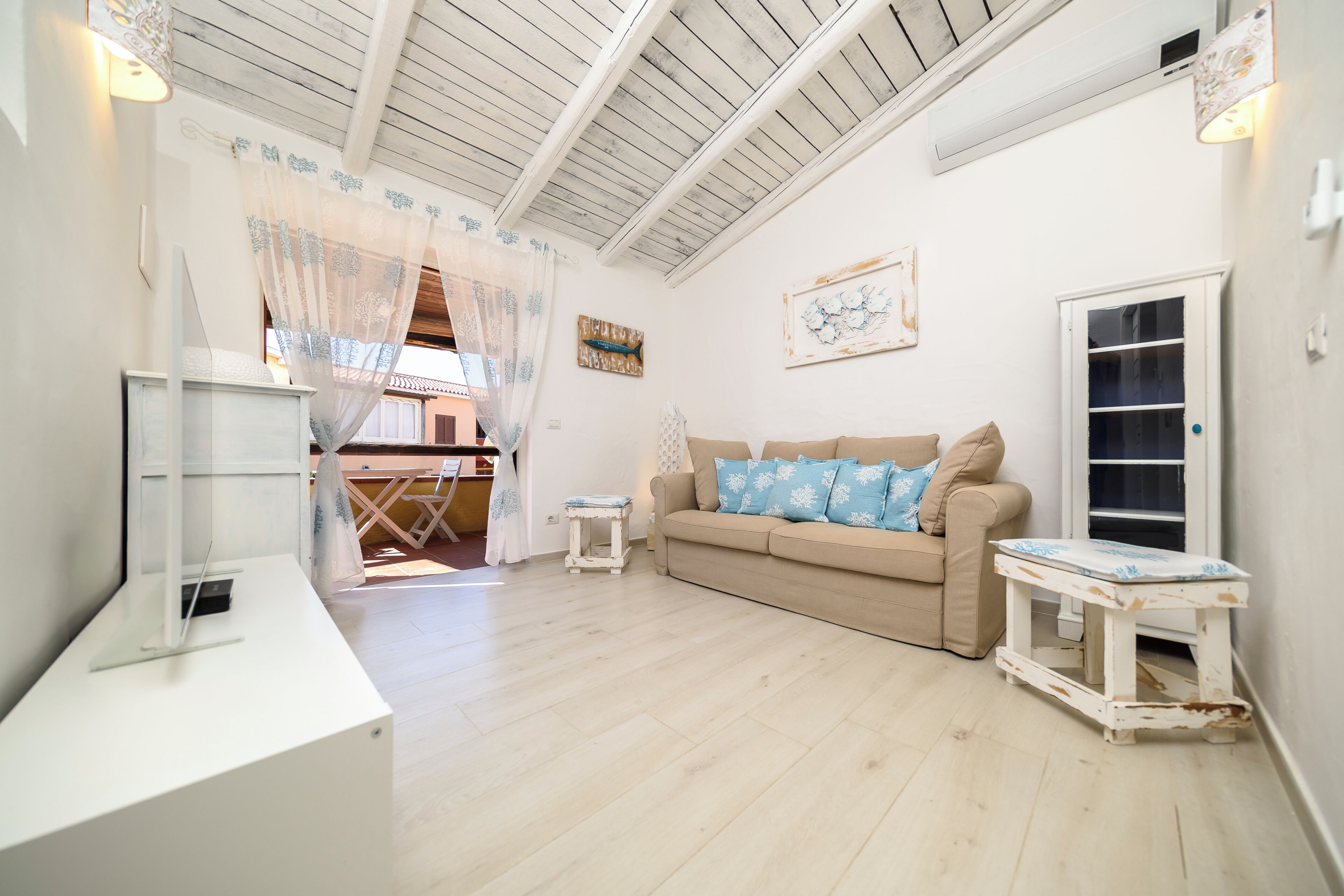 Traditional-Apartment, Balkon, Meerblick | Wohnbereich