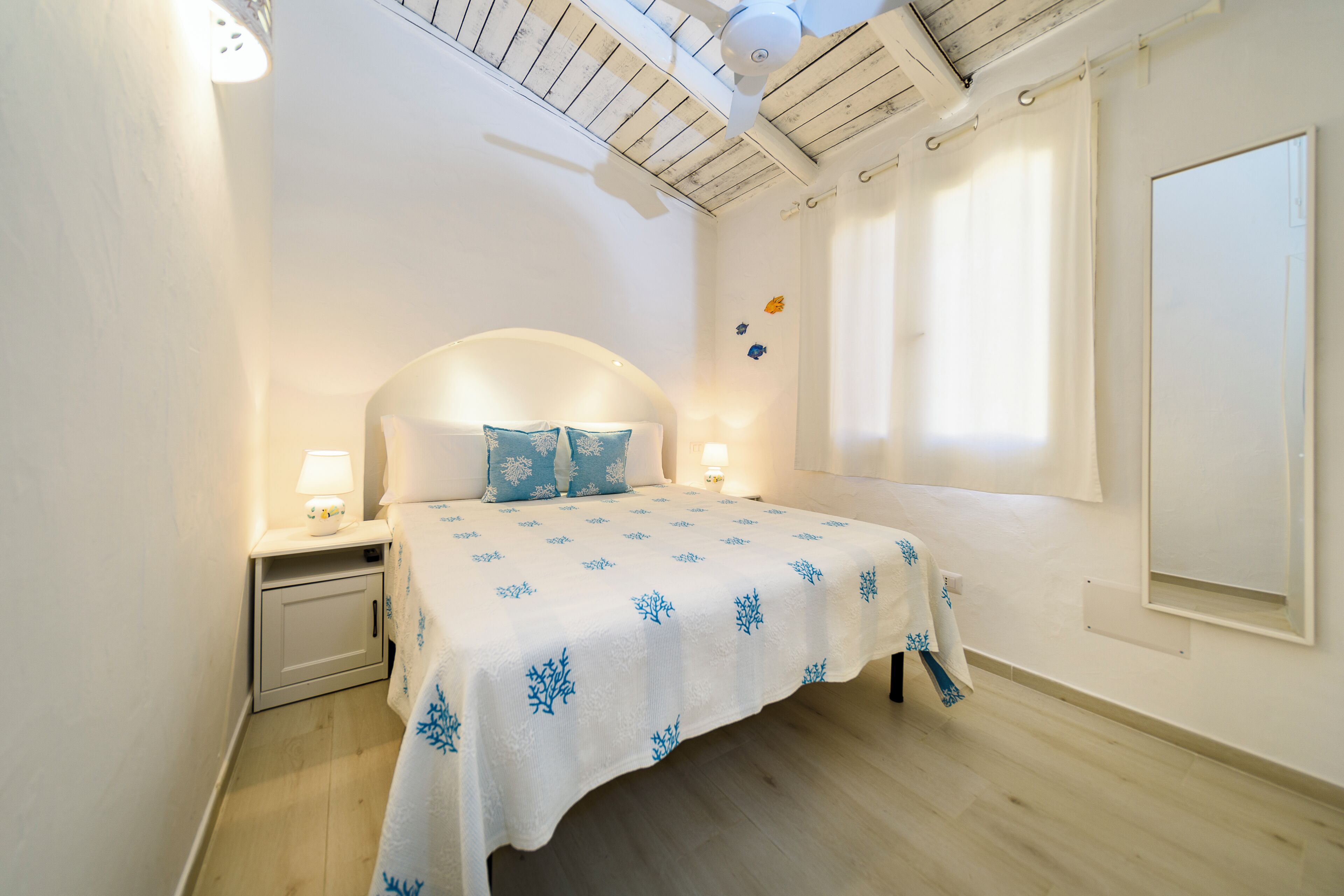 Traditional-Apartment, Balkon, Meerblick | Verdunkelungsvorhänge, Bügeleisen/Bügelbrett, kostenloses WLAN