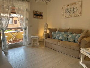 Traditional Apartment, Balcony, Sea View | Living area - NG Collection Faravelli 21 (Cannigione)
