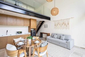 Living area - Luxury and serenity in this exclusive retreat (Q.R.)