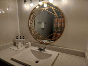 Bathroom - Authentic Stay in Little Havana  6 (Miami)