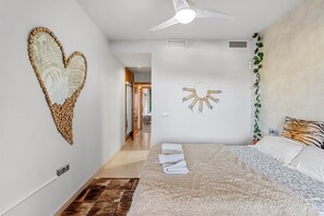 2 bedrooms, iron/ironing board, WiFi, bed sheets - Apartment 'La Alondra' with Sea View, Wi-Fi and Air Conditioning (Fuengirola)