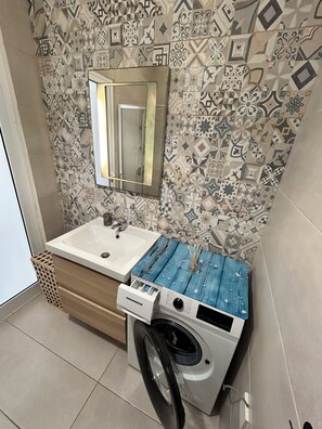 Washing machine - Modern & Bright Maisonette • Private Terrace • Close to the Sea (Wied il-Għajn)
