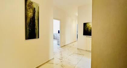 The White Marble Beach House – Free Parking