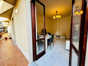 Dining - The White Marble Beach House – Free Parking (Marina di Carrara)