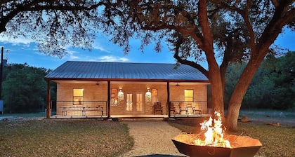 Lonestar Lodge in Concan