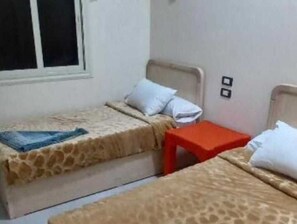 Double Room, Shared Bathroom | Iron/ironing board, free WiFi - Gannet alyousef (Aswan)