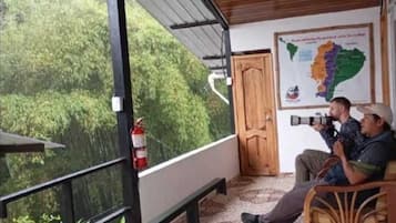 Dobbeltrom – deluxe, fjellutsikt | Overnattingsstedets uteområder