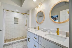 Hair dryer, towels - Boardwalk at Grand Pavilion 128 by Wild Dunes (Isle Of Palms)