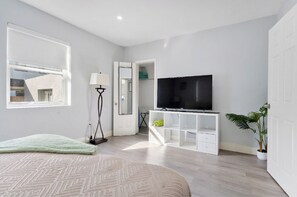 2 chambres, fer et planche à repasser, Wi-Fi gratuit, draps fournis