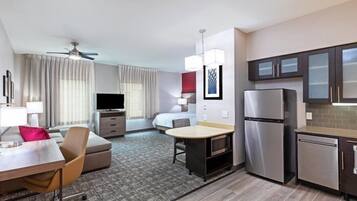 1 bedroom, in-room safe, iron/ironing board, WiFi
