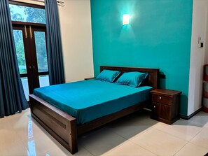 3 Schlafzimmer, Schreibtisch, Bügeleisen/Bügelbrett, kostenloses WLAN