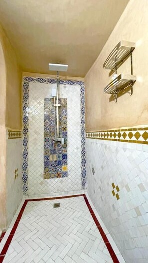 Quarto triplo superluxo | Banheiro