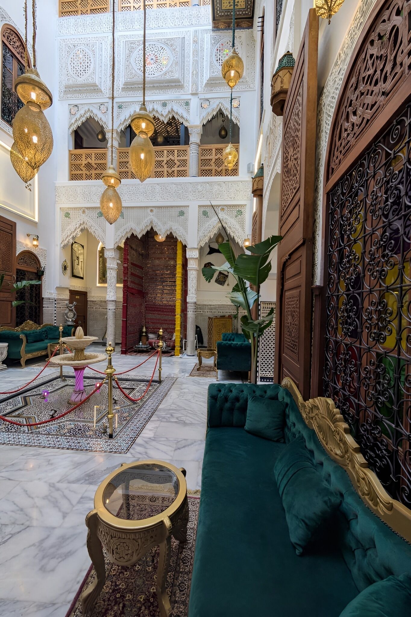 المنشأة من الداخل