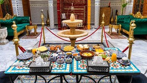 فطور كامل مجانًا يوميًا