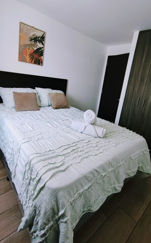 3 bedrooms, iron/ironing board, WiFi - Beautiful 3 bedroom apartment, Petapolis zone 12 Guatemala (Ciudad de Guatemala)