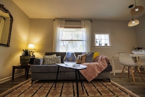 Unclassified image, 5 of 31, button - Decatur Modern Haven • King Bed (Decatur)