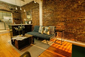 TV, stereo - Ground floor flat at Virginia Highlands (Atlanta)