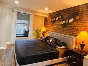 Desk, iron/ironing board, WiFi, bed sheets - Ground floor flat at Virginia Highlands (Atlanta)