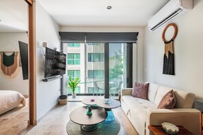 2 bedrooms - Stylish Beachside Apartment - 5th & 10th Avenue (Playa del Carmen)