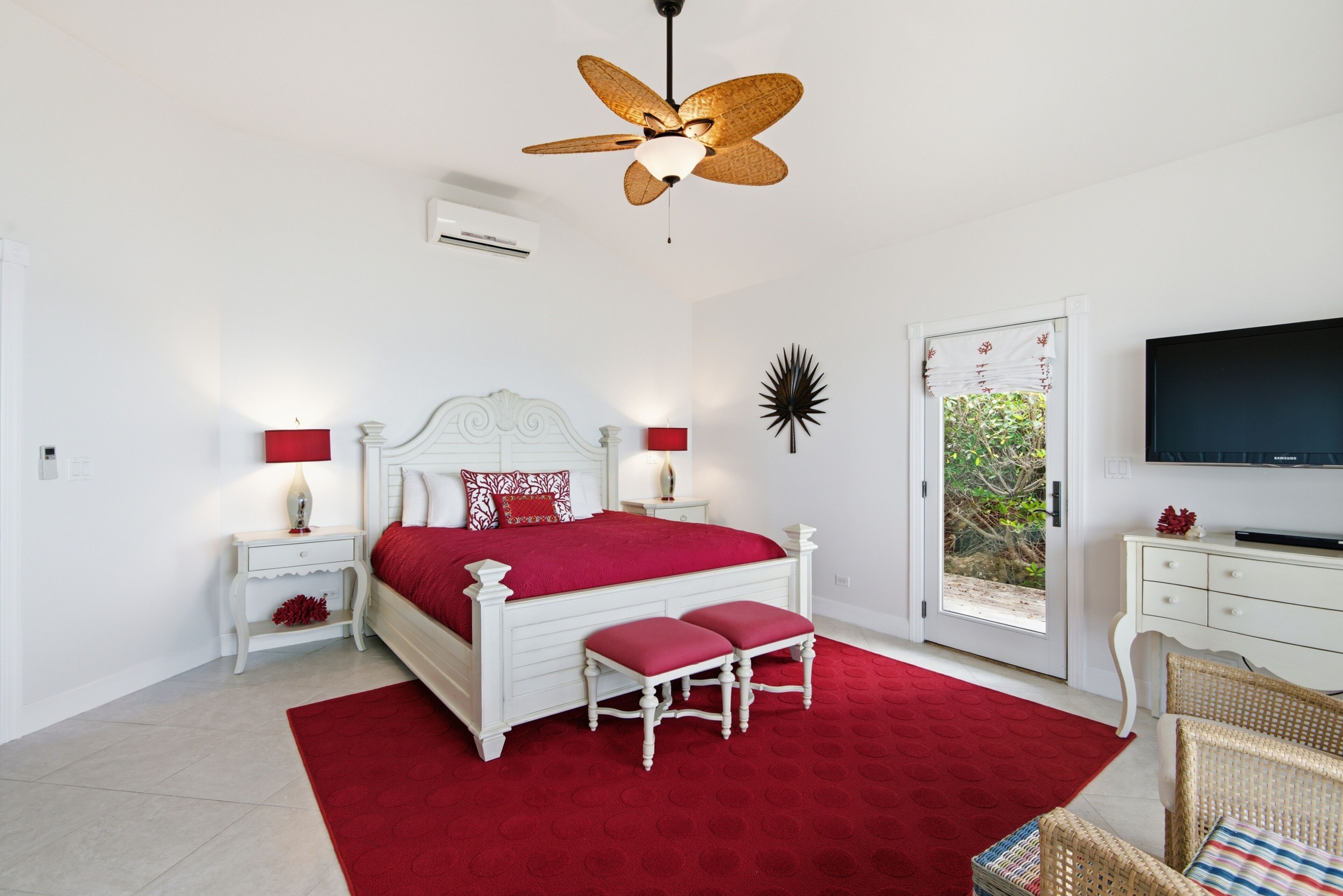 4 bedrooms, iron/ironing board, travel cot, free WiFi