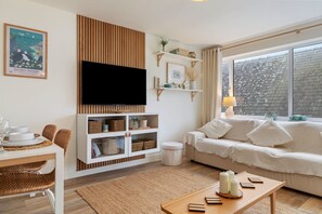 Living area - 3 Monkstone Court - Close to Village and Beach (Saundersfoot)