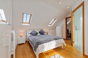 Iron/ironing board, travel cot, bed sheets - Sea & Steam Apartment - Close to Village and Beach (Saundersfoot)