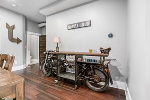 Interior - Sleeps 10 Near OSU & Short North Spacious Modern Home Columbus (Columbus)