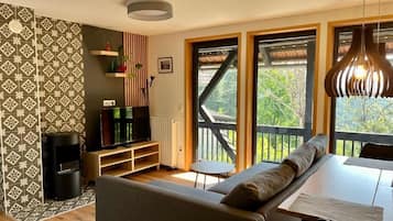 Comfort Apartment, 1 Bedroom, Mountain View | Living area