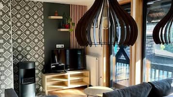 Comfort Apartment, 1 Bedroom, Mountain View | Living area